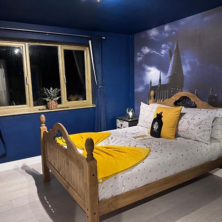 Hogwarts Apartment Abbots Langley Экстерьер фото